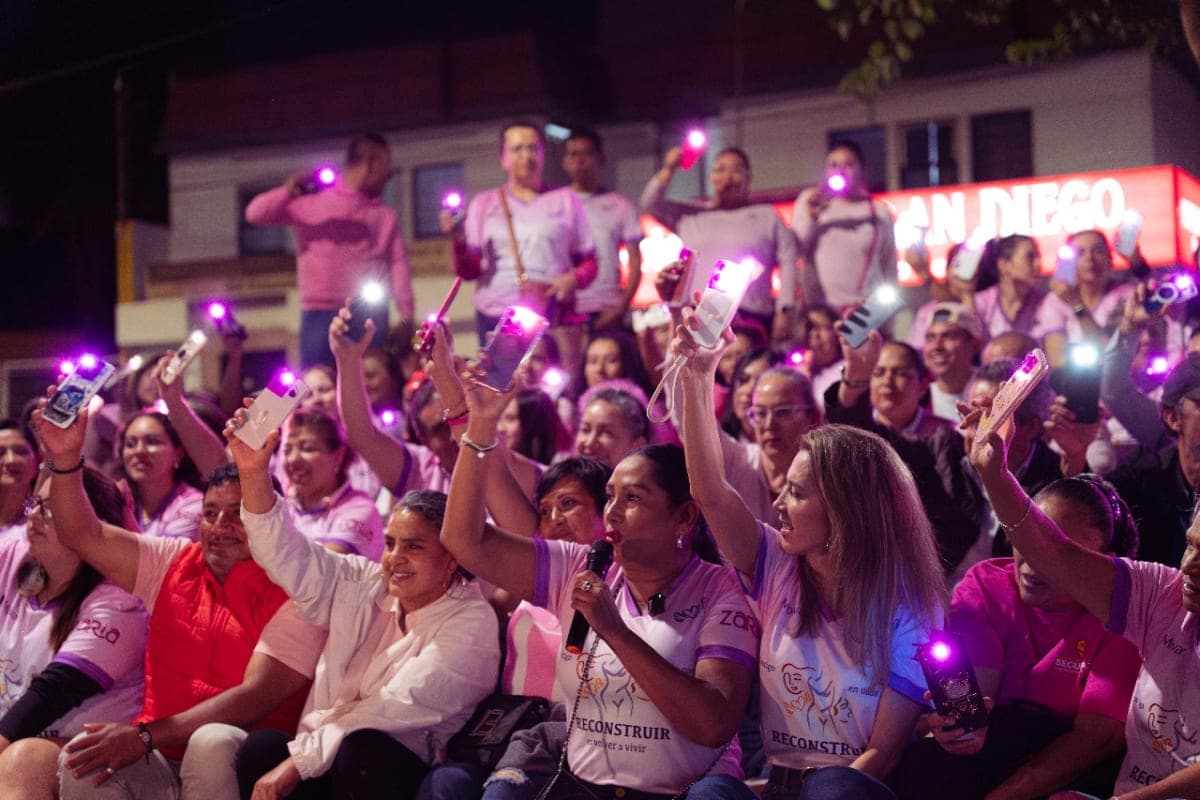Morelia se iluminó de esperanza con la Caminata de Luz 2025 de Reconstruir es Volver a Vivir